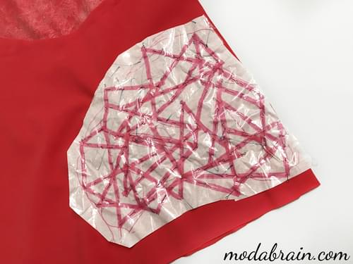 Cómo coser: Leotardo rojo y blanco para gimnasia aérea